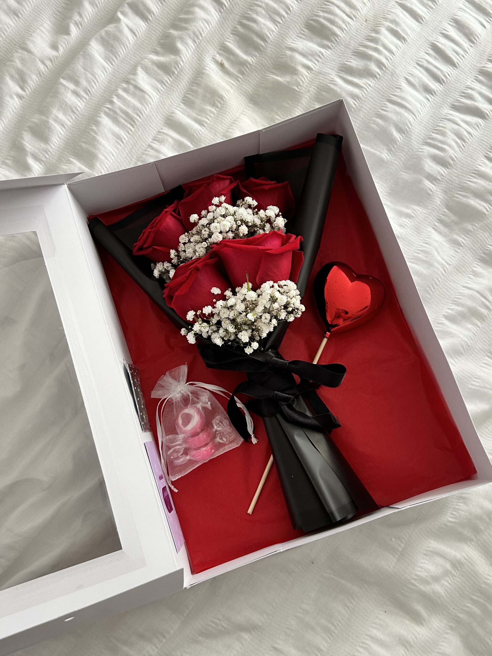 Red Mini Bouquet - Image 2